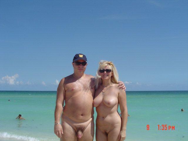Интимные фотографии обнаженных женщин на пляже