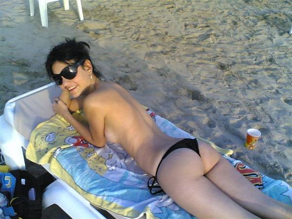 Порно фото попок красавиц на пляже